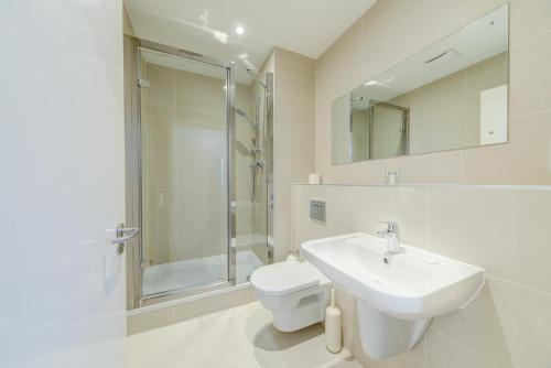 Cleyro Serviced Apartments - Finzels Reach photo 221