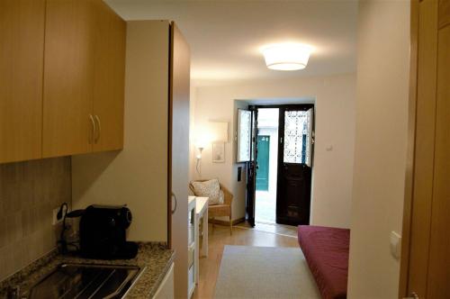 Stay in the heart of Alfama!