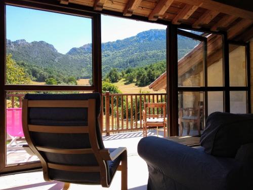 صورة لـ Casa Rural Tierra y Madera في Barrio