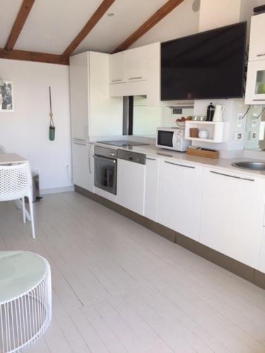 Η κουζίνα ή μικρή κουζίνα στο Villa Riva, Vis