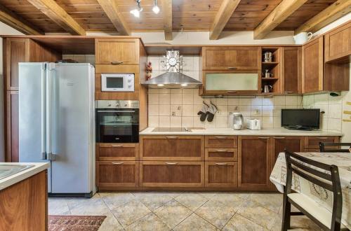 Gallery image of Green Boat Apartment with Sea View, by ZanteWize in Akrotiri