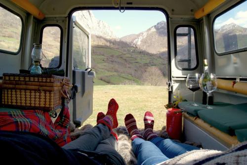 a group of people sitting in a van looking out the window at Centro de Ecoturismo Tierra del Agua in Caleao
