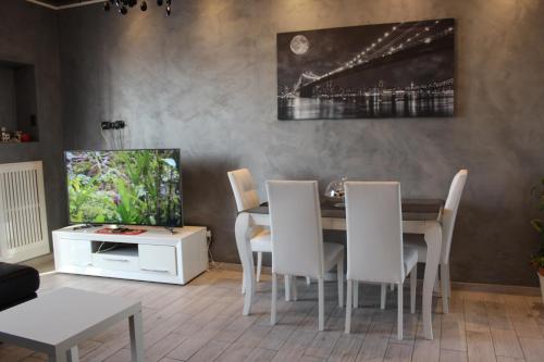 Manhattan House photo 6