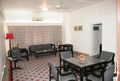 Χώρος καθιστικού στο West End Hotel Opp Bombay Hospital