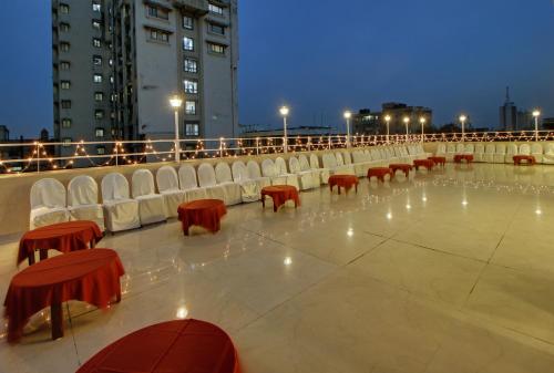 Μπαλκόνι ή βεράντα στο West End Hotel Opp Bombay Hospital