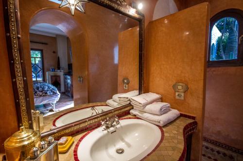 Koupelna v ubytování Riad El Arsat & Spa