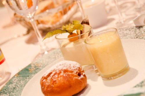 ホテルの敷地内または近くでの食事または食べ物