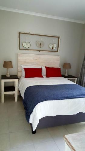 Una cama o camas en una habitación de Anas Inn