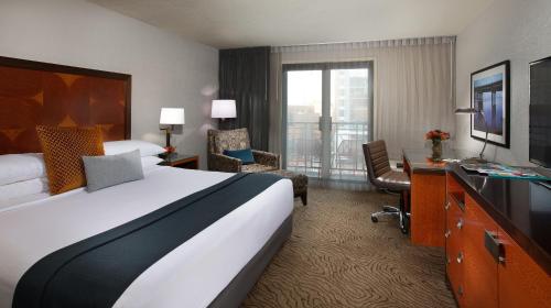 The Paramount Hotel Portland Image
