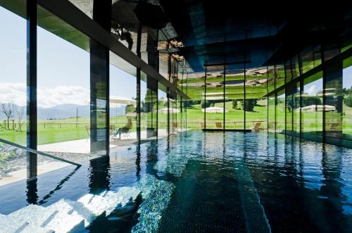 Hotel Kaufmannの敷地内または近くにあるプール