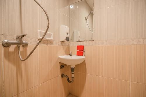 Gallery image of RedDoorz Plus near Mangga Besar Station 2 in Jakarta