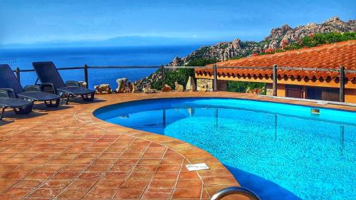 Piscina di Villa in Sardinia with Sea View - Arielle o nelle vicinanze