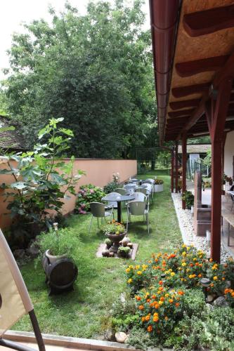 Κήπος έξω από το Setnik Guesthouse