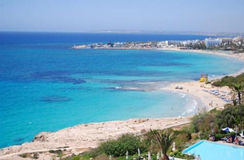 The Ultimate 5 Star Holiday Villa in Paralimni with Private Pool and Close to the Beach, Paralimni