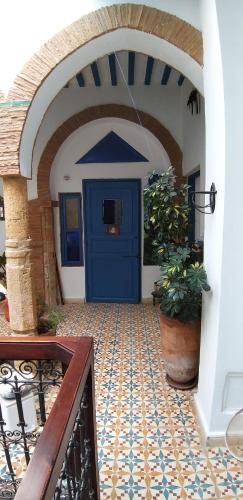 Façade ou entrée de l'établissement Riad Le Cheval Blanc