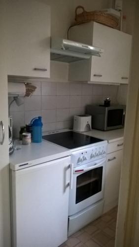 Η κουζίνα ή μικρή κουζίνα στο Gemütl. Ferienwohnung und Privatzimmer