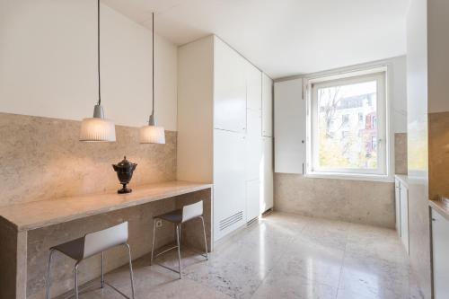FLH Chiado Design Flat