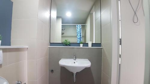 Bilik mandi di D'Kroll Tamarind Cyberjaya 1 Bedroom Premium Suite