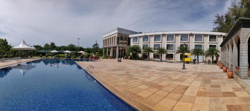 Bazén v ubytování UVA Meridian Bay Resort & Spa nebo v jeho okolí