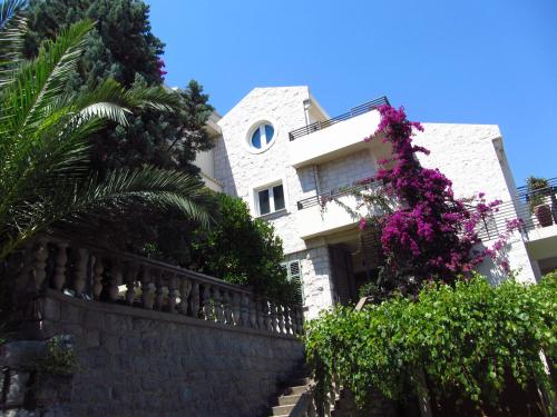 Jardín al aire libre en Apartments and Rooms Teona