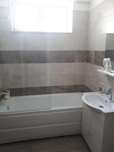 Et badeværelse på Complex Astoria mamaia nord