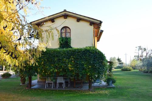 Un jardín fuera de Podere Piandarca
