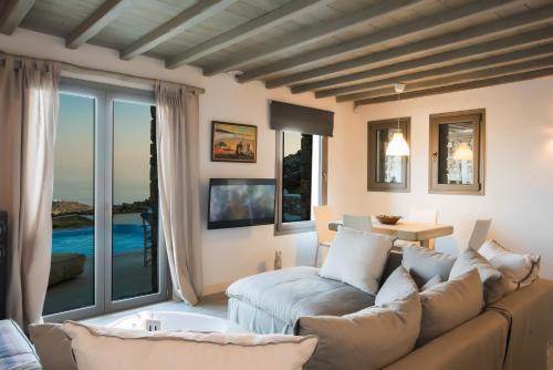 Gallery image of Amallini Suites Mykonos in Super Paradise Beach