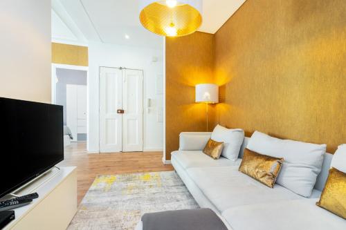 WHome | Golden Premium Apartment