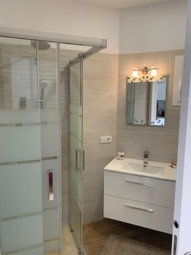 A bathroom at Paseo Marítimo, Los Cristianos Over the sea FREE WIFI