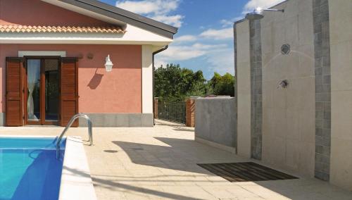 Бассейн в VILLA VITTORIA или поблизости