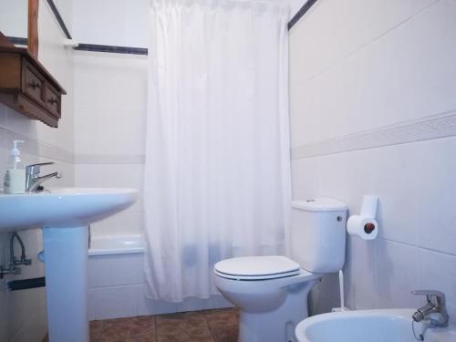 Vonios kambarys apgyvendinimo įstaigoje Alojamientos Rurales Las Eras