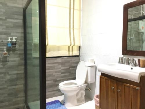 Nan Rim Nam Resortにあるバスルーム