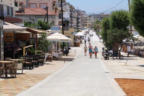 Sofia City Beach 3 Apts Nea Chora Chania steps from the beach