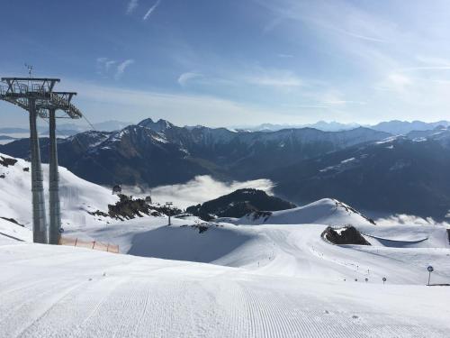 Schoenblick Mountain Resort - by SMR Rauris Apartments - Inc Spa close to Gondola durante el invierno