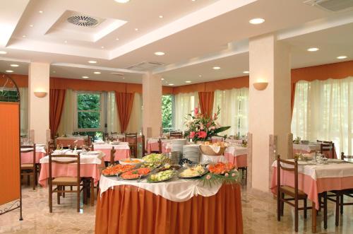 Gallery image of Hotel De La Plage in Rimini