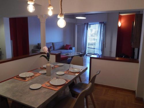 Posezení v ubytování ATHENS RIVIERA SEA VIEW APARTMENT