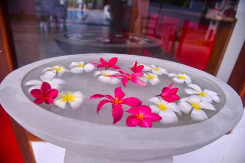 Galeriebild der Unterkunft Hotel Nadee in Aluthgama
