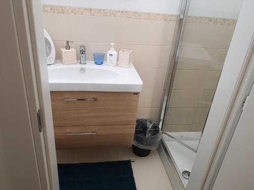 Gallery image of white house in Bari