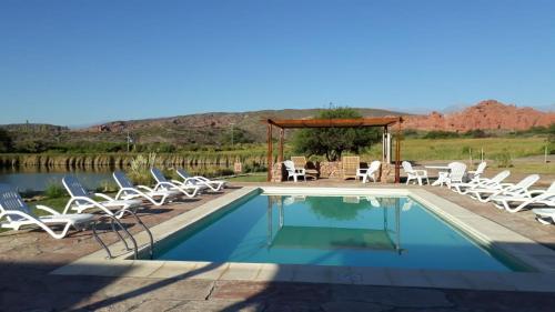Swimming pool sa o malapit sa Hotel Castillos de Cafayate
