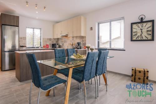 Kuchyň nebo kuchyňský kout v ubytování Silver Gate Home
