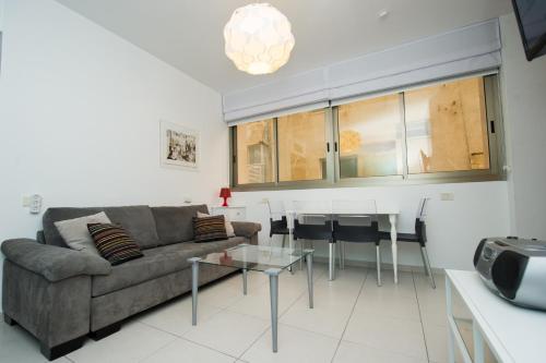 Ruang duduk di Sea Suites