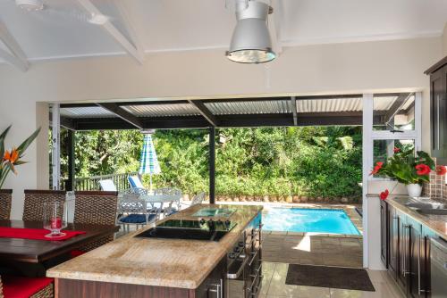 Kolam renang di atau dekat dengan Beachhaven with Inverter & Solar