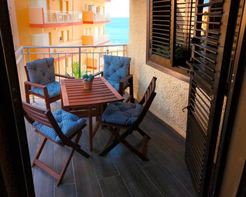 Balkón nebo terasa v ubytování RUMOHOLIDAYS Proa Playa Del Cura