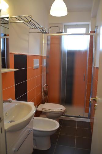 Ένα μπάνιο στο Apartments Di Salvo