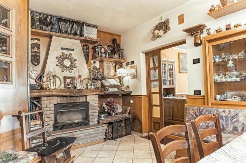 Gallery image of Albergo Ristorante Guerri in Pievepelago