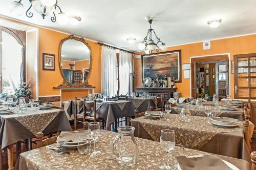 Gallery image of Albergo Ristorante Guerri in Pievepelago