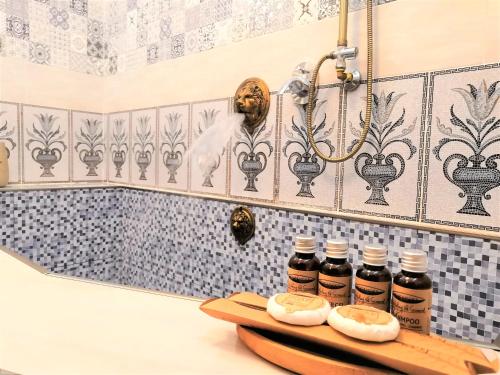 Koupelna v ubytování Piano Borracho Boutique Hotel Old Tbilisi
