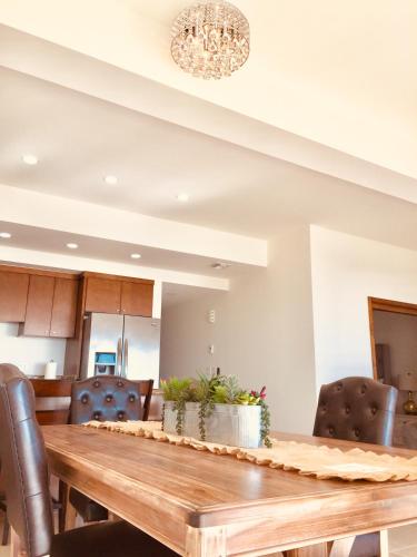Χώρος καθιστικού στο La Jolla Excellence, Exclusive Front Beach!