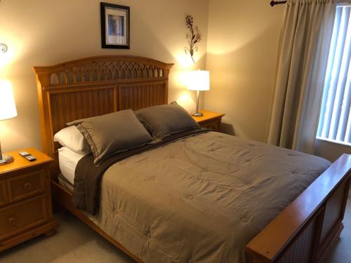 Ein Bett oder Betten in einem Zimmer der Unterkunft Entire Home - Luxury Resort - 3 bedrooms