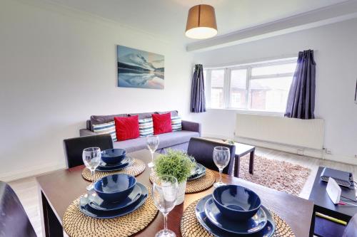 Kingswood Apartment